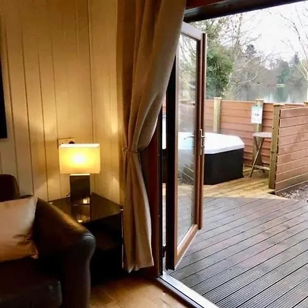 Oak 10 Hot Tub * York