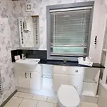 Oak 10 Hot Tub בית נופש יורק